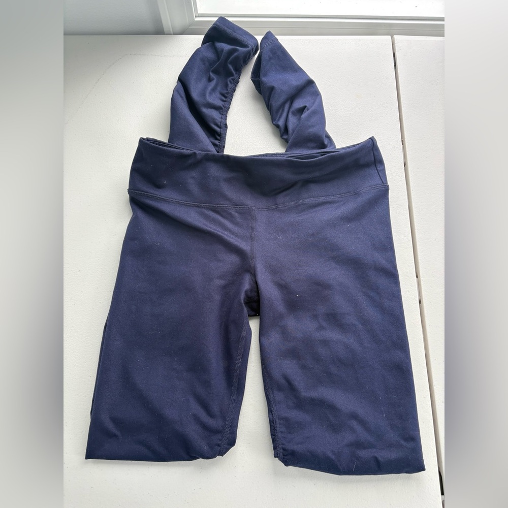 ALO Yoga size medium navy leggings